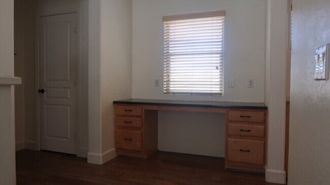 Building Photo - 3718 E Sebastian Ln