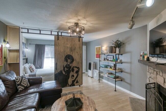 Building Photo - 61 S Sable Blvd