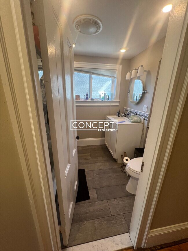 Building Photo - 1A Parker Hill Ter. Unit 3