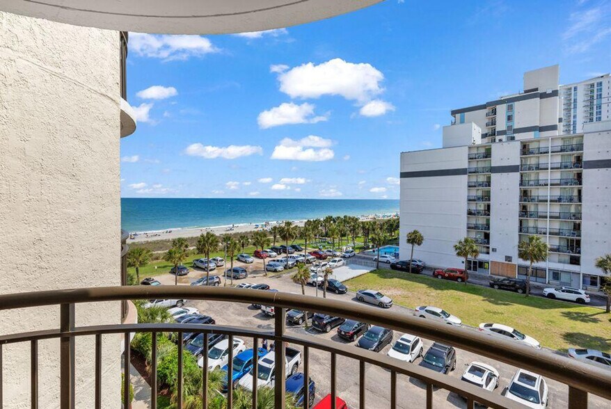 Building Photo - 2310 N Ocean Blvd