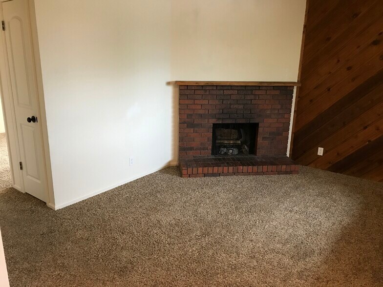 Building Photo - 7003 Tumbleweed Dr