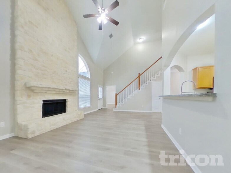 Building Photo - 3014 Rolling Fog Dr