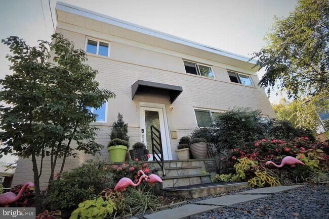 Building Photo - 4118 18th Rd N