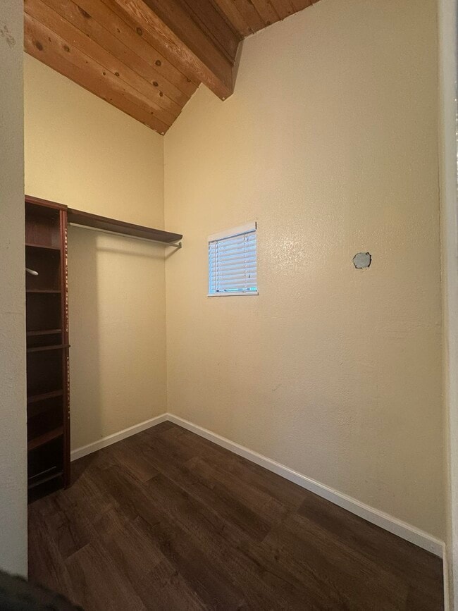 Building Photo - 5116 Sandmound Blvd