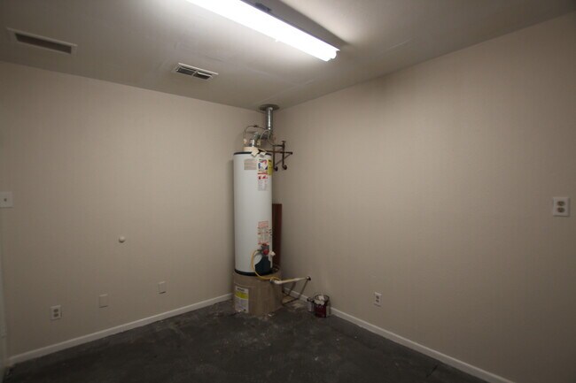 Building Photo - 3109 McDonald Rd