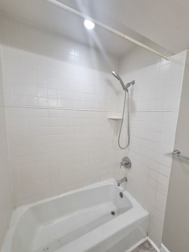 Building Photo - 2404 Barracks Ct