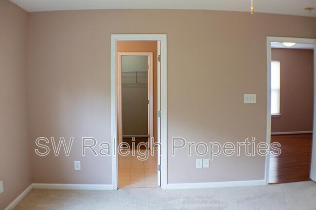 Building Photo - 5145 Mabe Dr