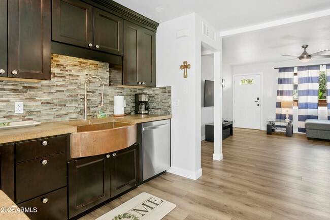 Building Photo - 7901 E Loma Land Dr