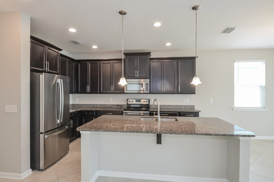 Building Photo - 7046 Crispin Cove Dr