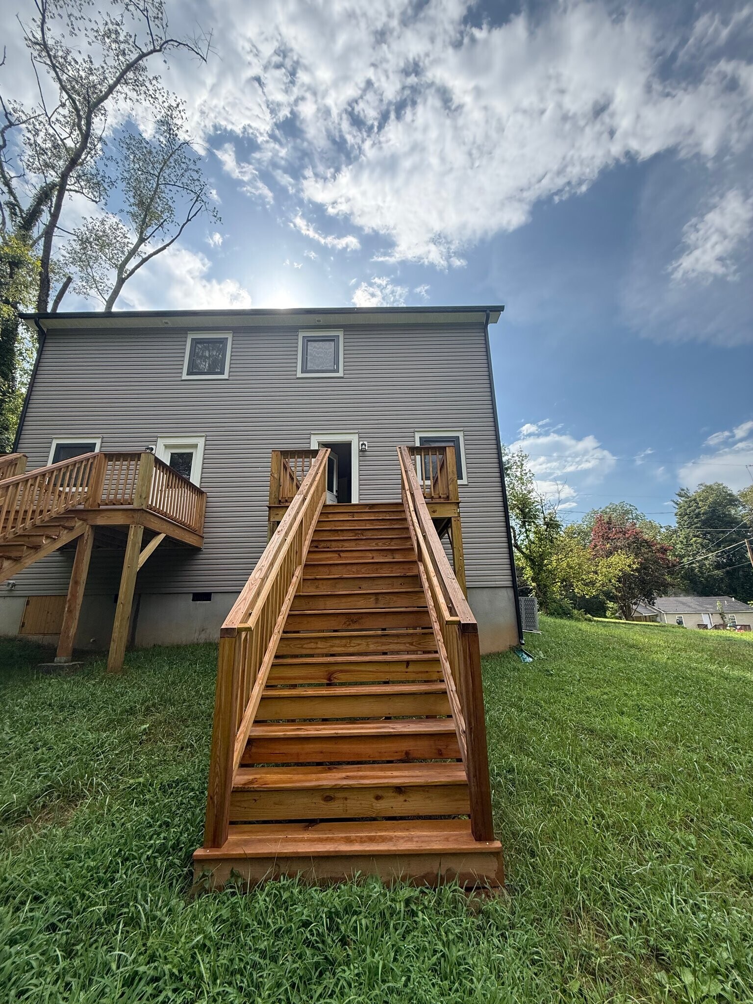 Building Photo - 515 Wagner St