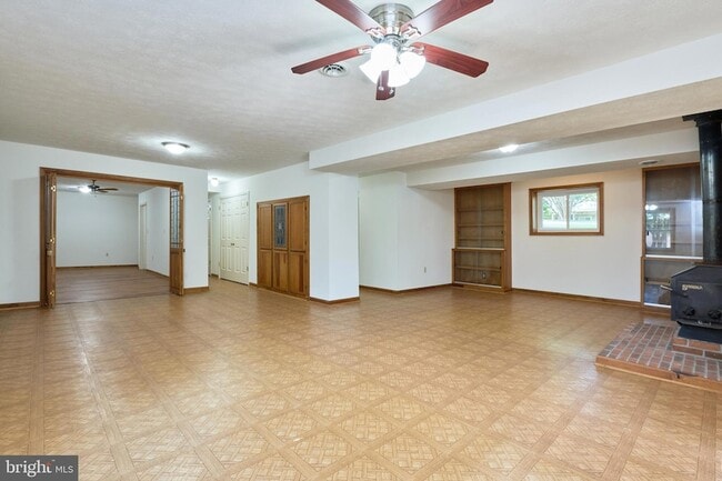 Building Photo - 8332 Hilltop Ave