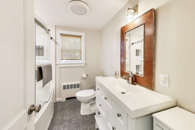 Building Photo - 40 Dunster Ln