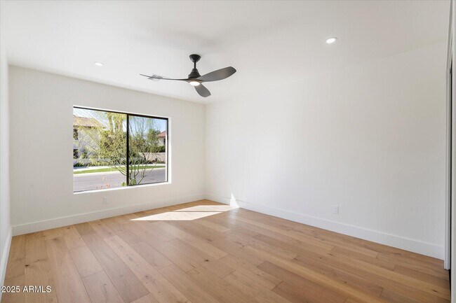 Building Photo - 7553 E Woodshire Cove