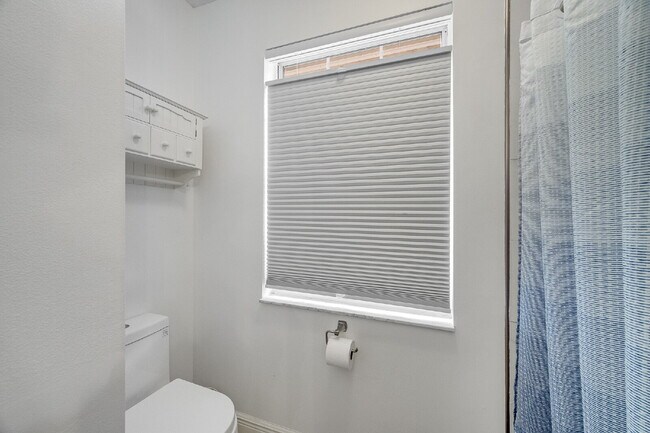 Building Photo - 4BR/2.5BA in gorgeous Melbourne Beach!