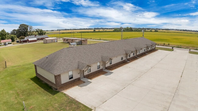 Building Photo - 19 Lawrence Rd 434