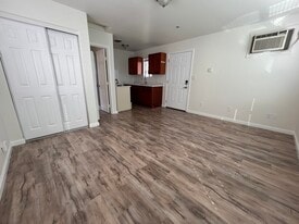 Building Photo - 110 3rd St
