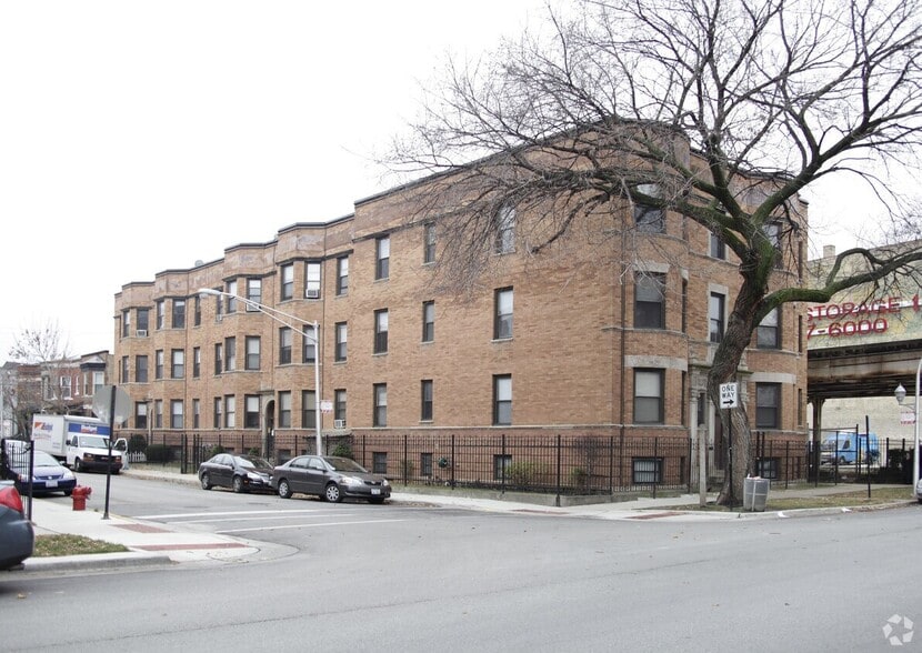 Building Photo - 3830 N Wilton Ave