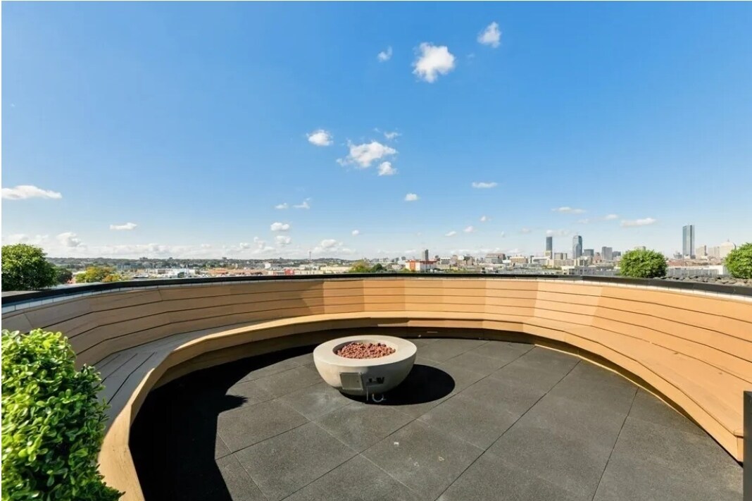 Building Photo - 400 Dorchester St