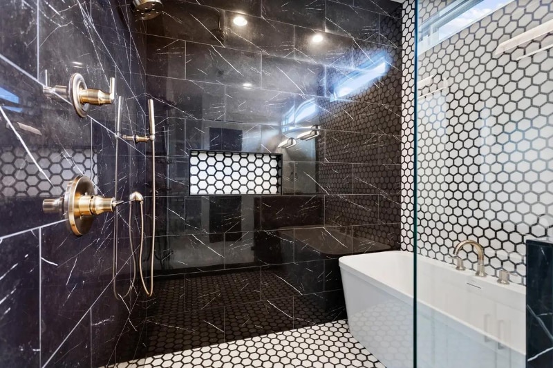 Building Photo - 2210 14th Ave N