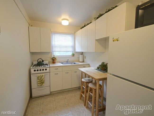 Building Photo - 1907 Pleasantdale Rd