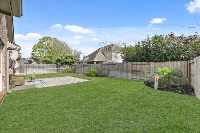 Building Photo - 1330 Leigh Gdns Dr