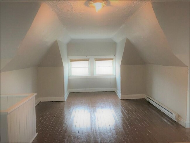 Building Photo - Marwood Avenue 537