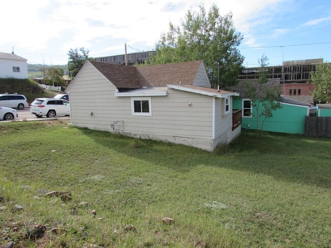 Building Photo - Downtown Victorian