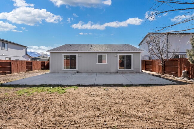 Building Photo - 17765 Oakview Ct