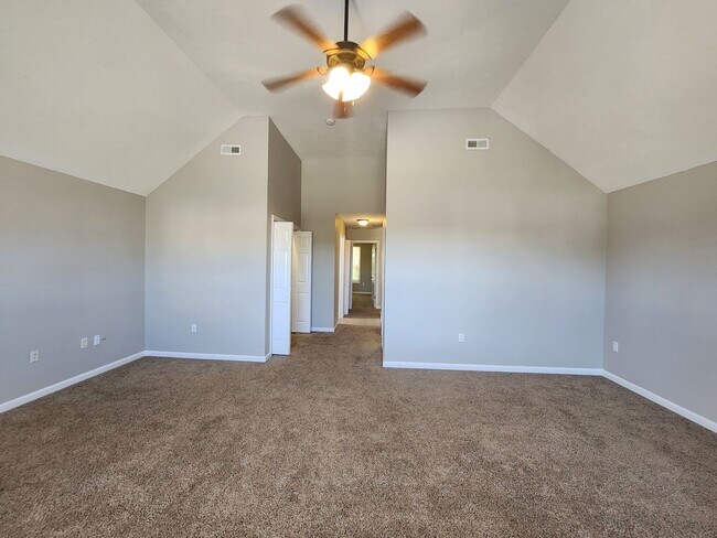 Building Photo - 4 Bedroom 3 Full Bath + Bonus Room