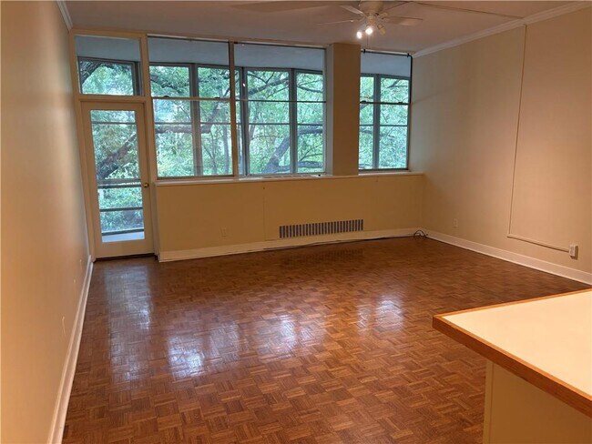 Building Photo - 3060 Pharr Ct N Northwest