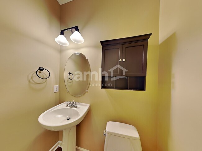 Building Photo - 226 Vintage Cir