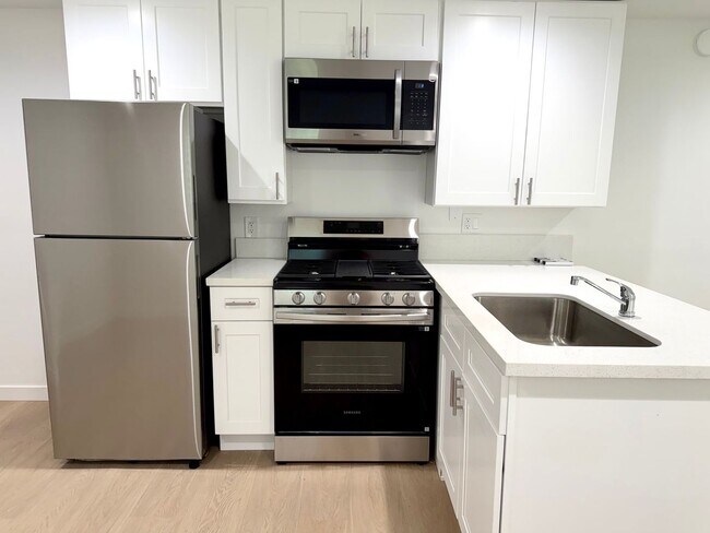 Building Photo - Charming 2 bed 2 bath home in Simi Valley!