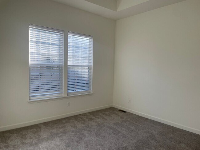 Building Photo - 16161 Fontana St