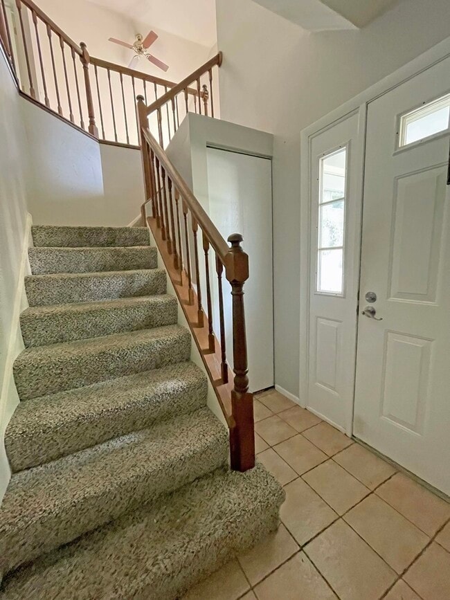 Building Photo - 238 Green Knoll Ln