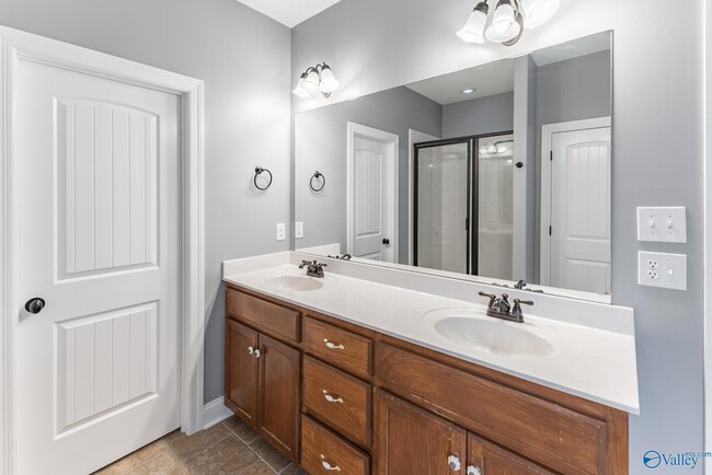 Building Photo - 126 Autumn Wind Dr