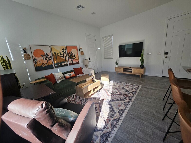 Building Photo - 17593 W Victory St