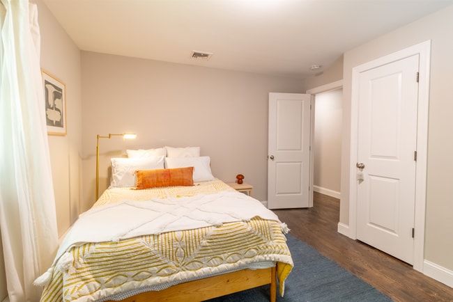Building Photo - Spacious 4-Bedroom Home with In-Law Suite