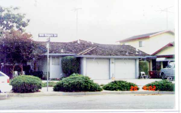 Building Photo - 4285-4287 Will Rogers Dr