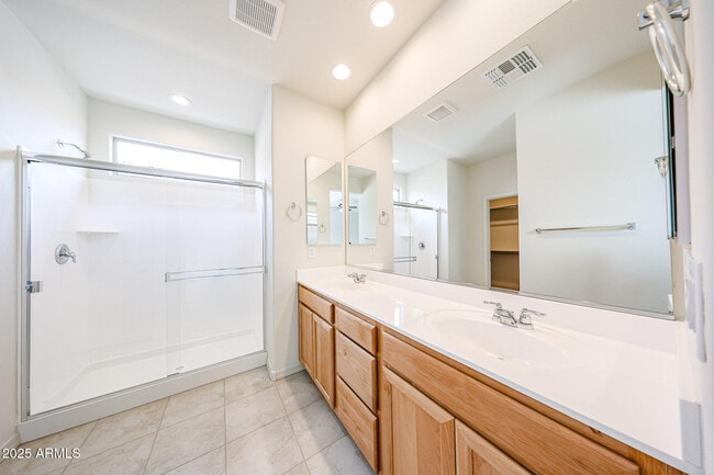 Building Photo - 16683 W Whispering Wind Dr