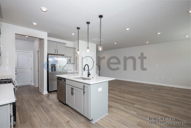 Building Photo - 1220 Tredenham Wy