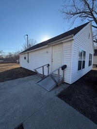 Building Photo - 614 1/2 Broad St