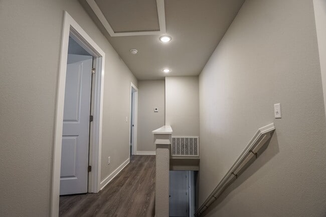 Building Photo - 4 Bedroom 3.5 bath home in Fayetteville!