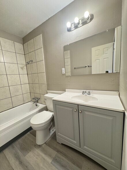 Building Photo - 9111 N Walker Ave