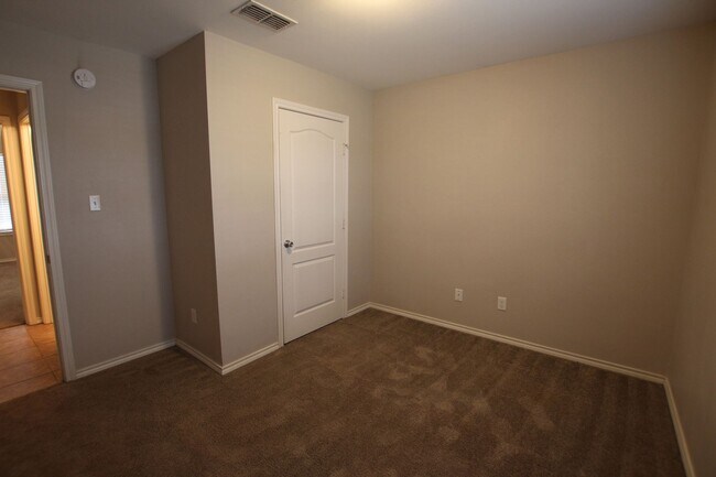 Building Photo - 16986 Loring Ln