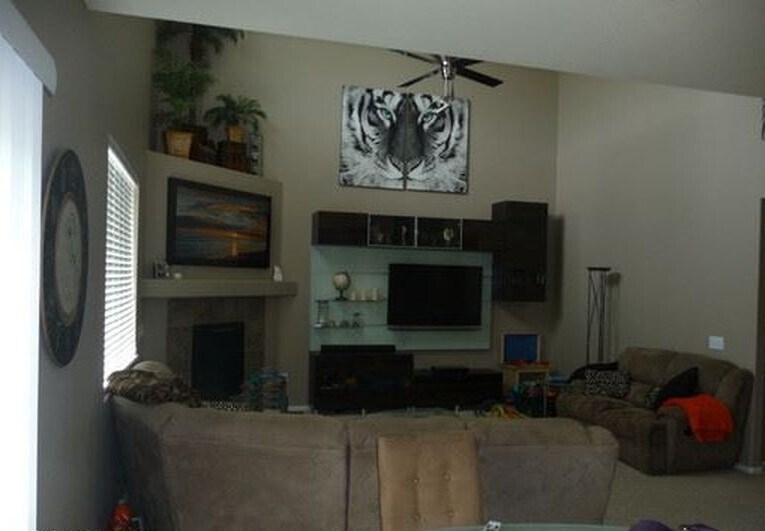 Family Room - 15455 Carob Cir
