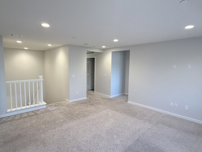 Building Photo - 31124 Hanover Ln