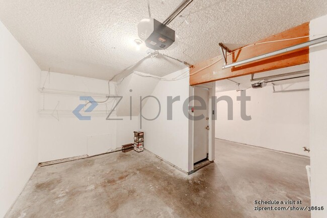 Building Photo - 1312 Alessandro Dr