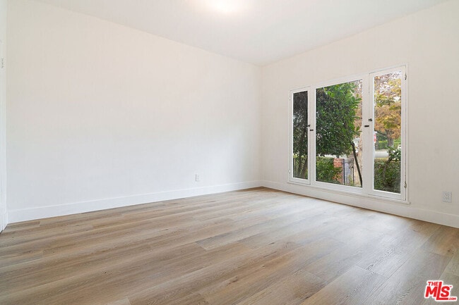 Building Photo - 6686 Drexel Ave