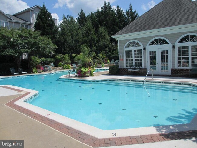 Building Photo - 12852 Fair Briar Ln