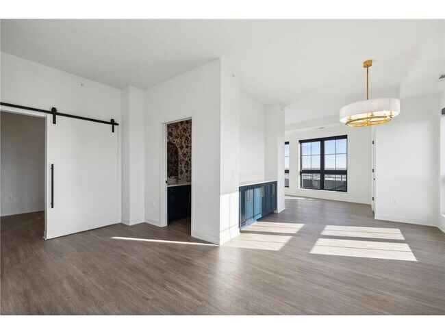 Building Photo - 4917 Eden Ave